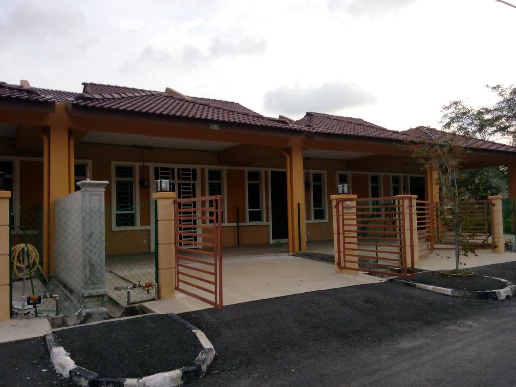 Lynn Homestay 지트라 외부 사진